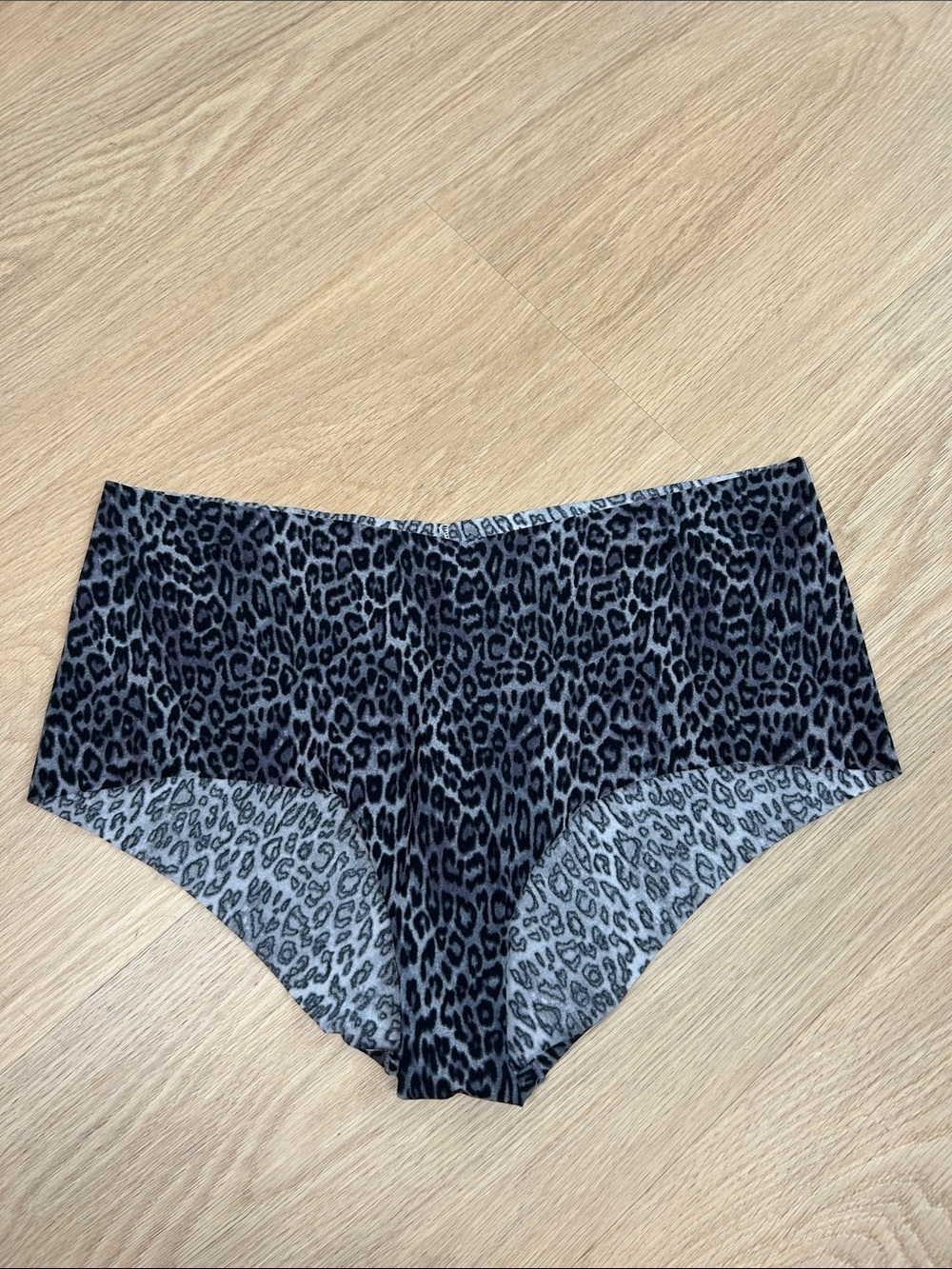 Victoria’s Secret Cheeky Seamless No Show Cheetah Leopard Print Panty XXL